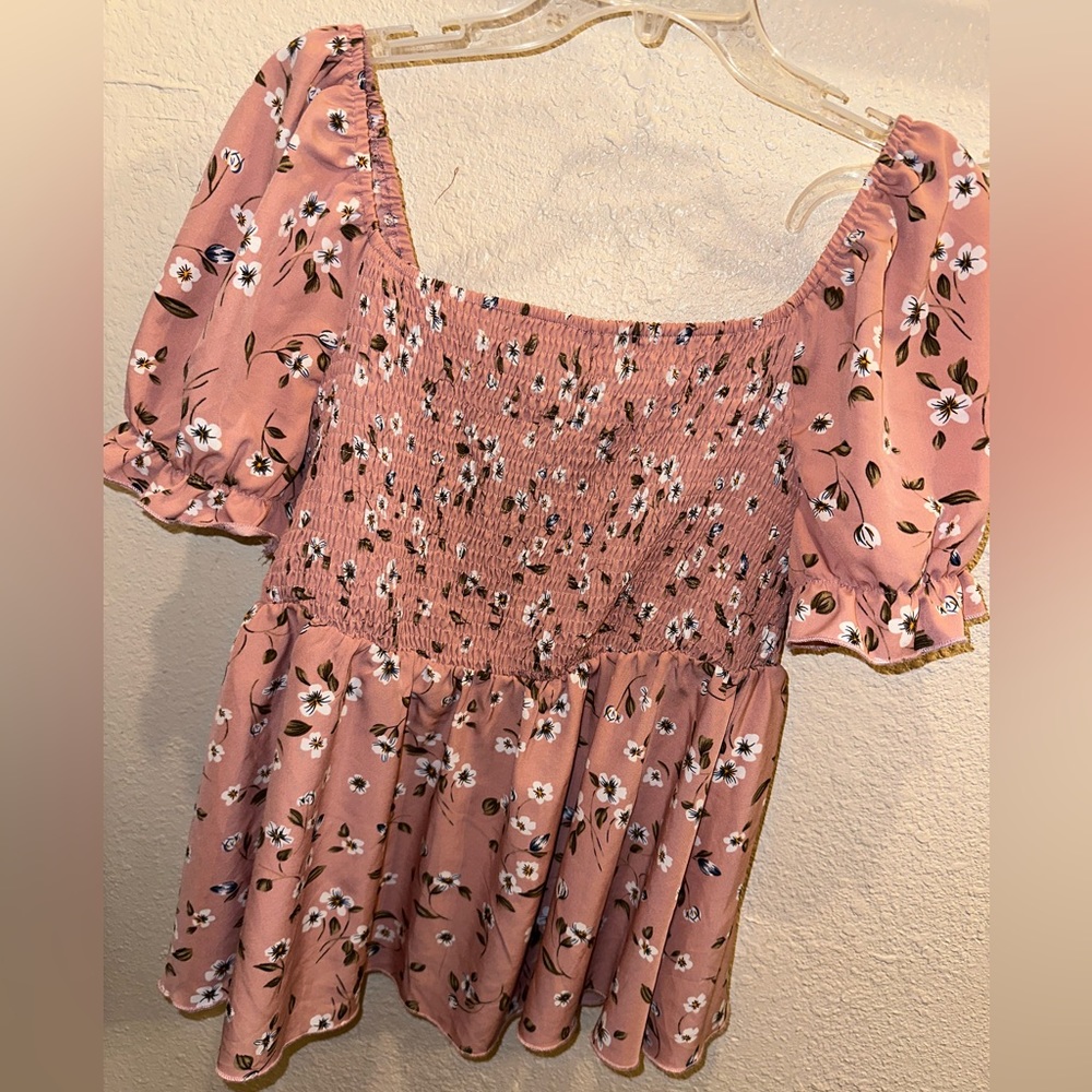 Cute baby doll blouse . Size XL